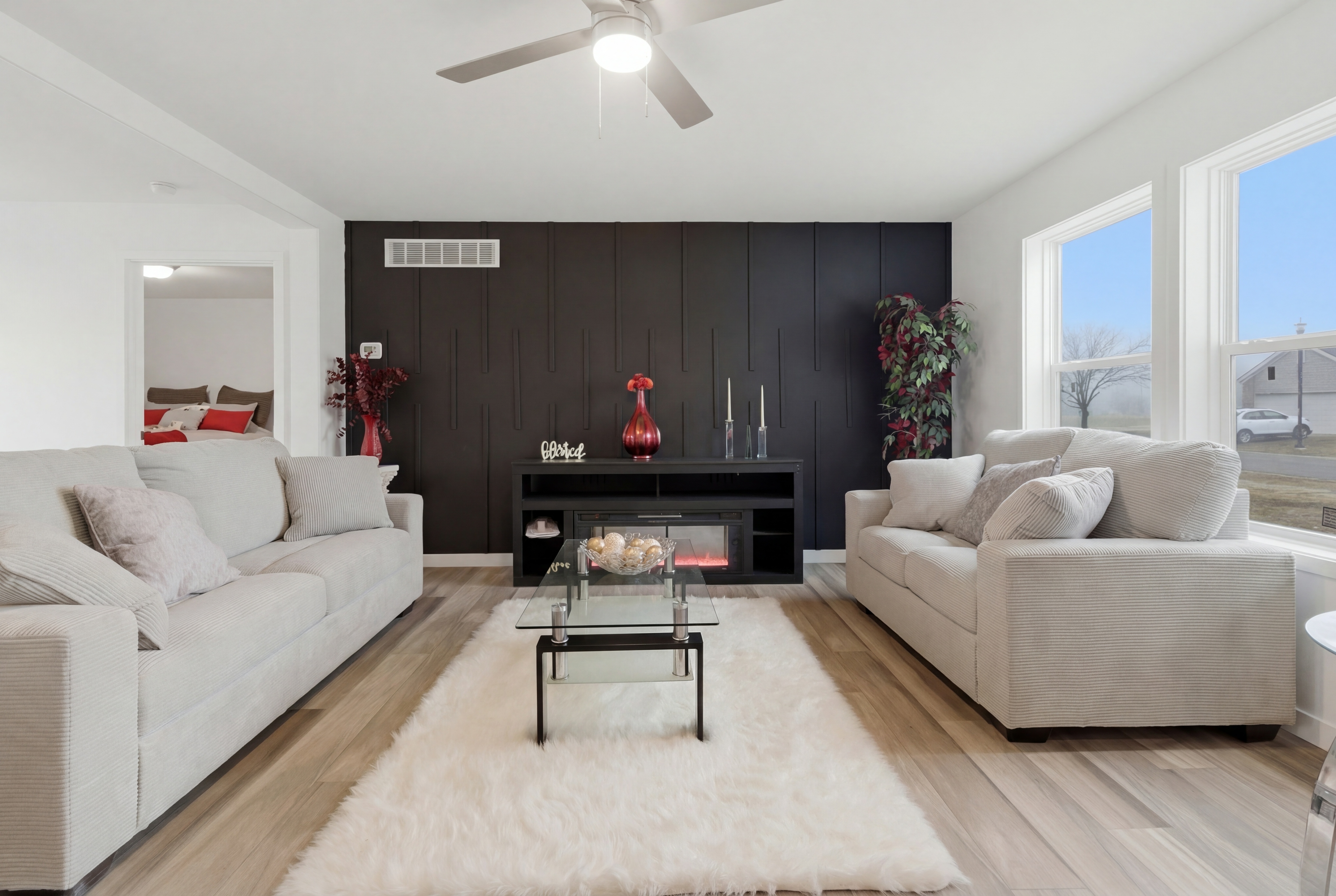 4331 Bridgeport Ct — Living room