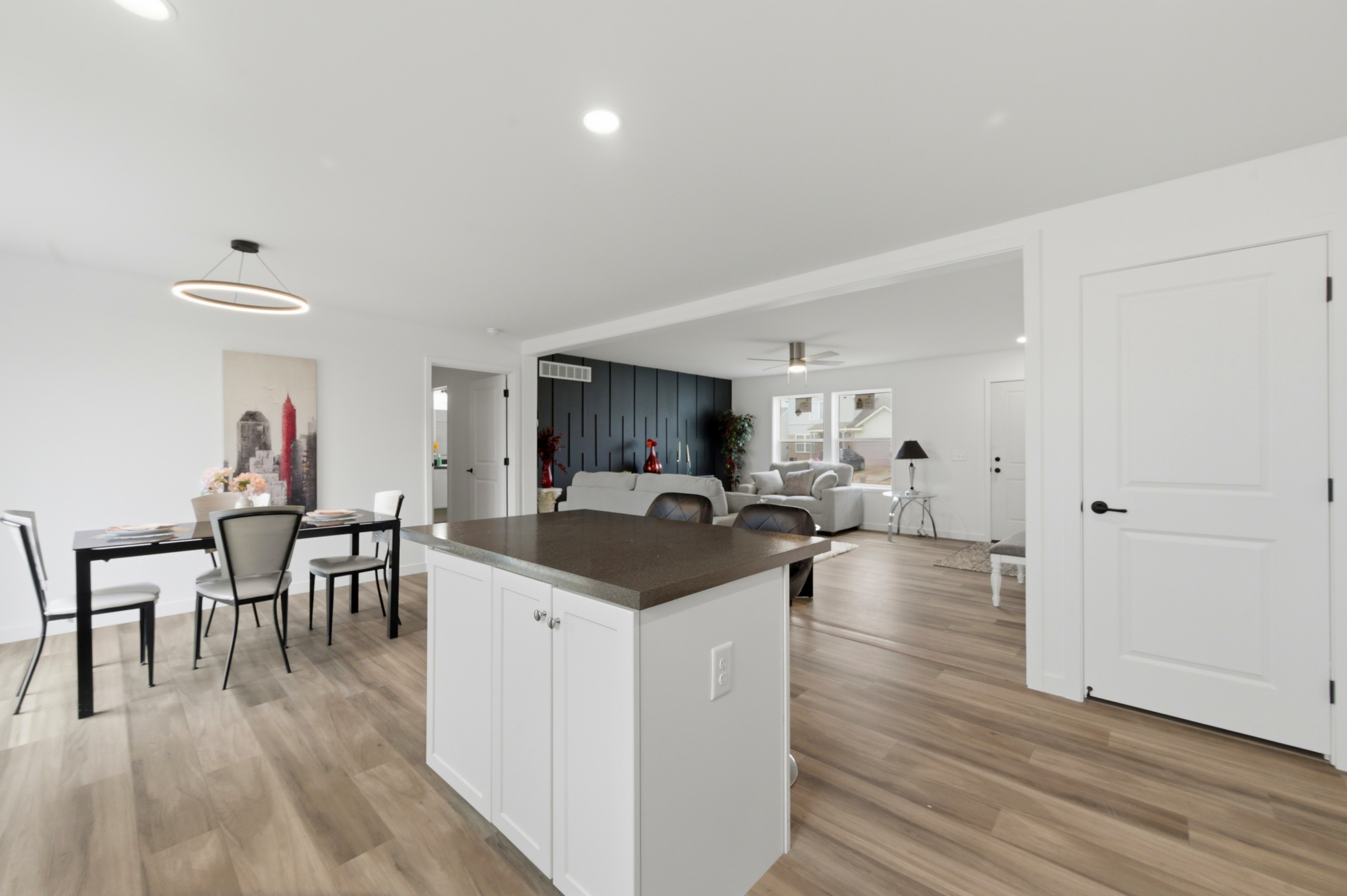 4331 Bridgeport Ct — Primary bedroom