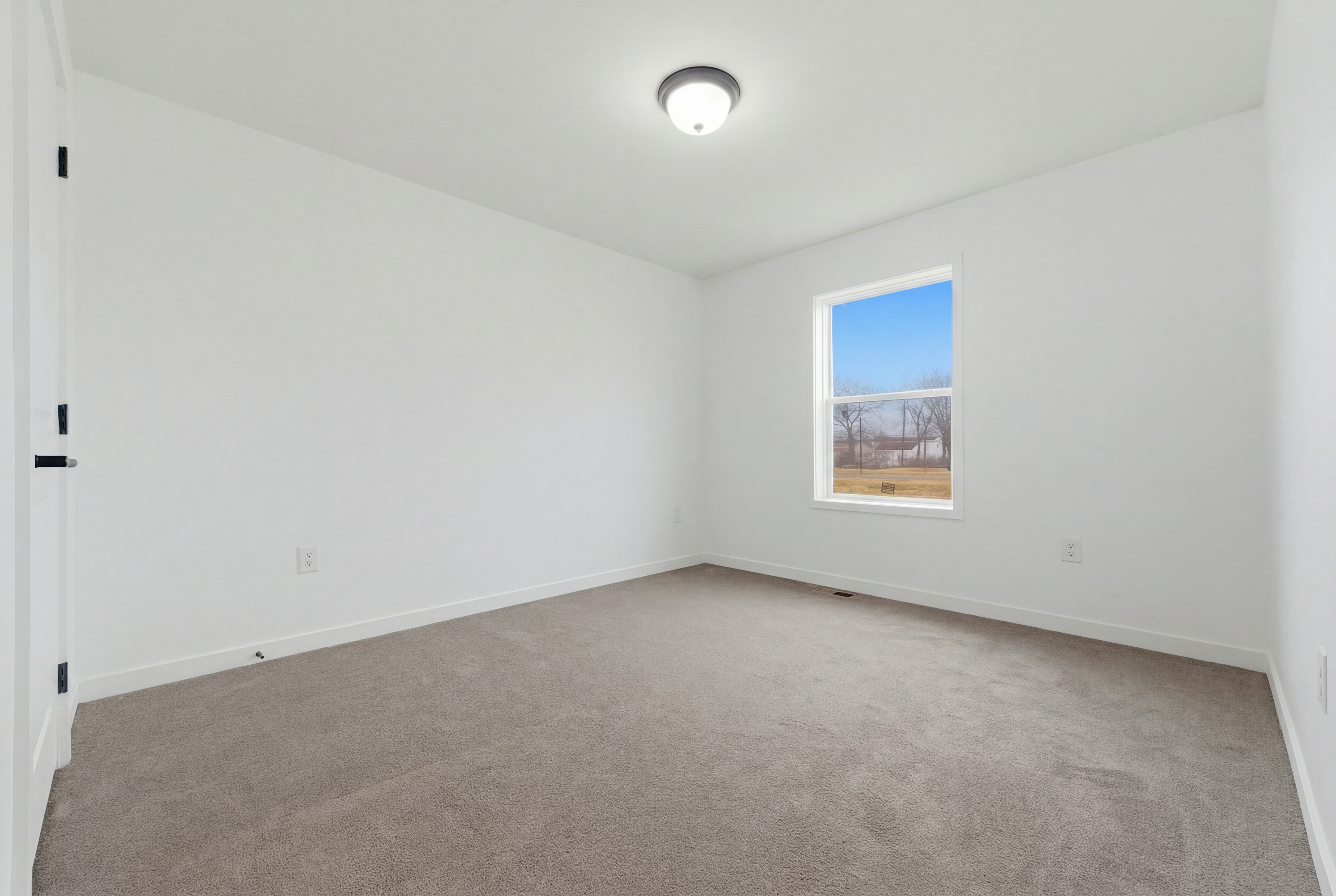 4331 Bridgeport Ct — Laundry & mudroom