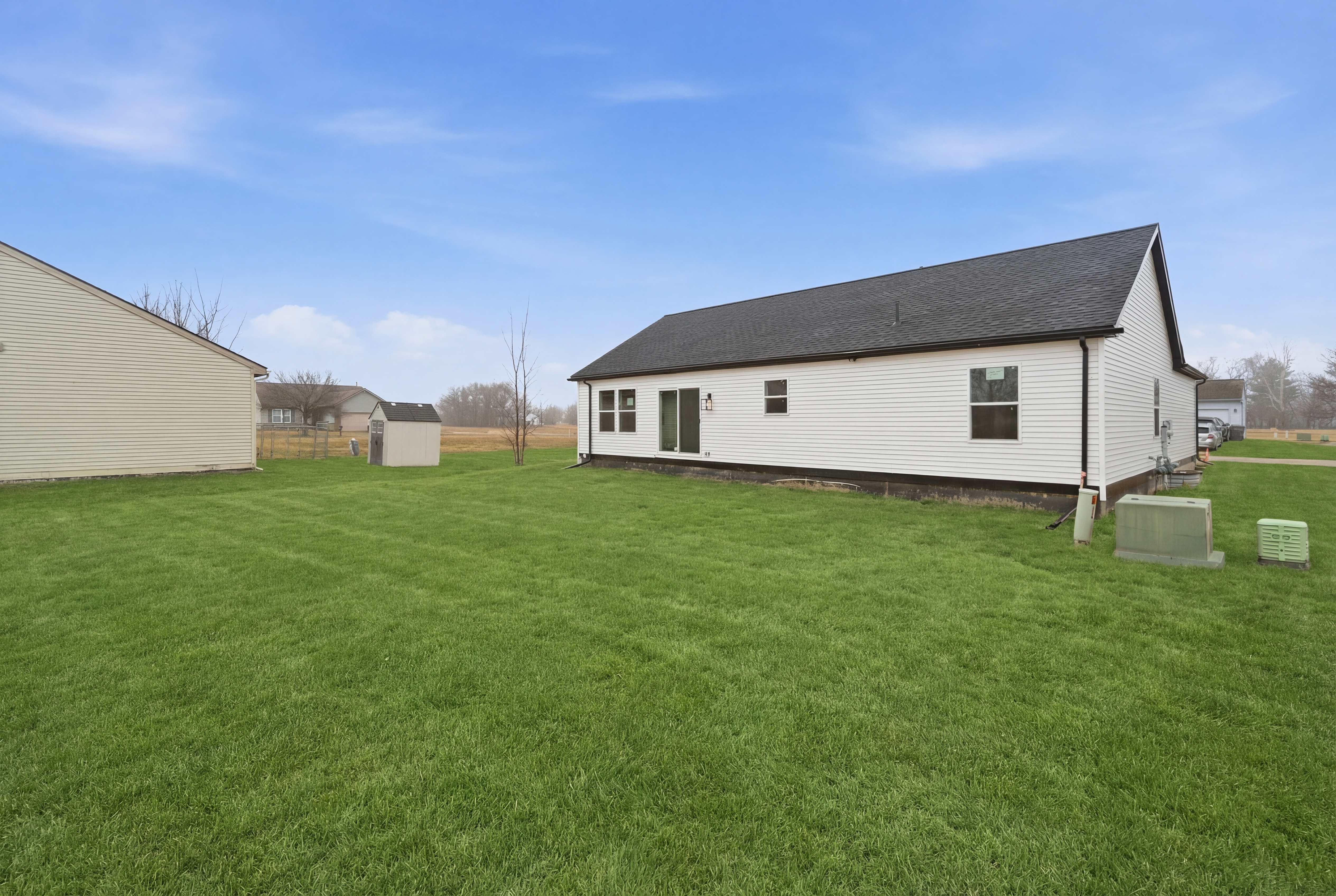 4331 Bridgeport Ct — Rear yard
