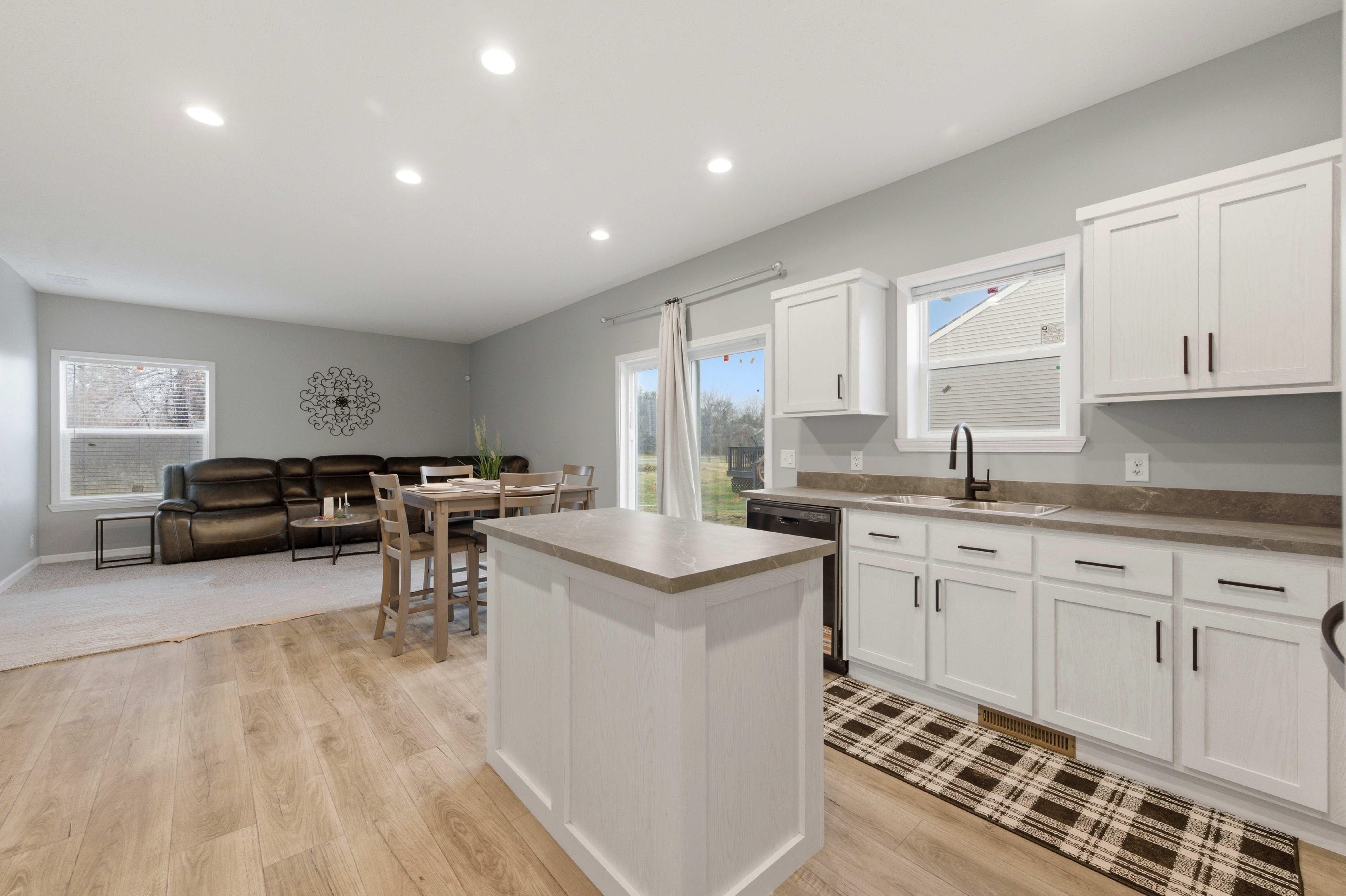 4332 Bridgeport Ct — Living & dining