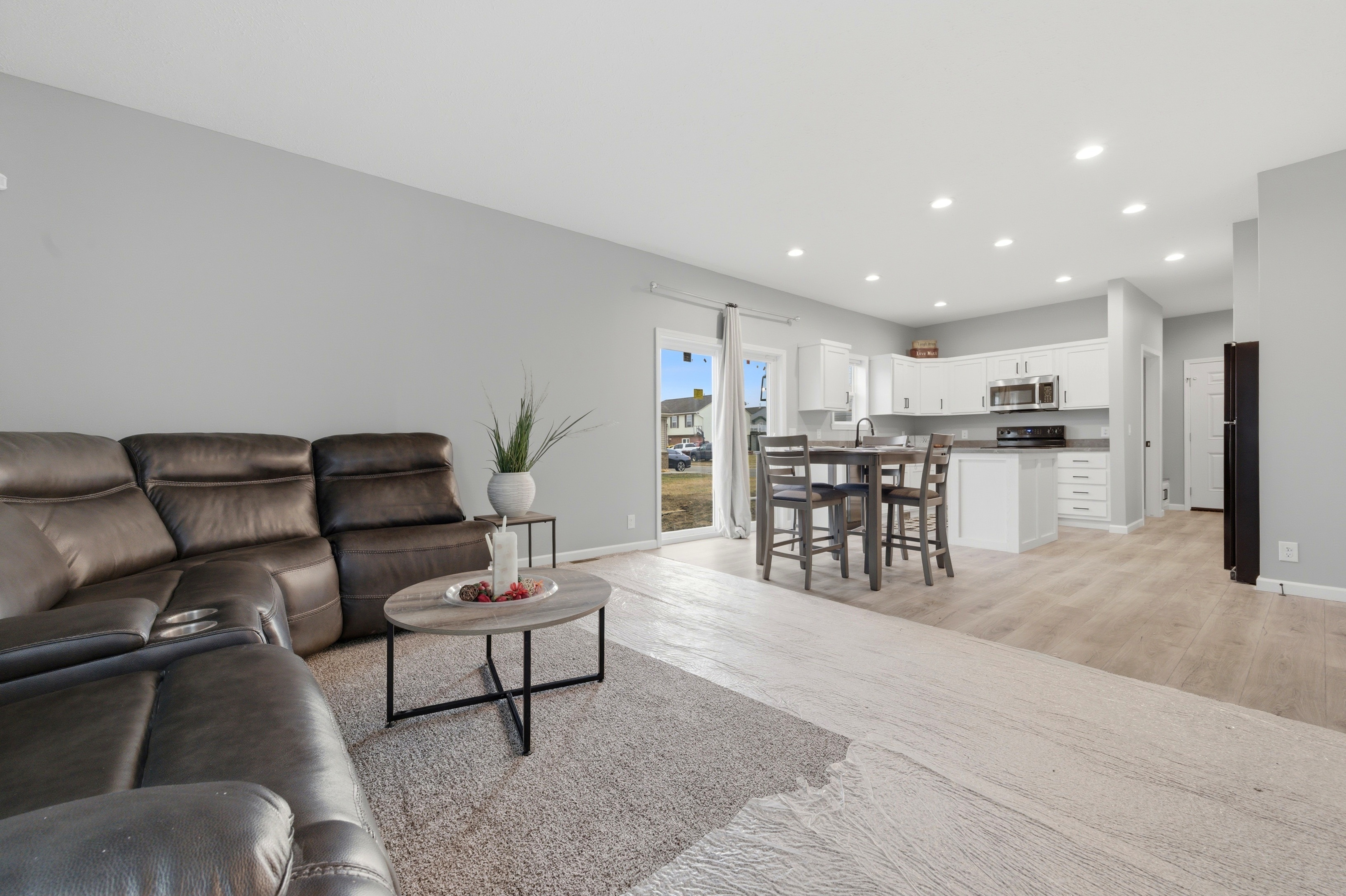4332 Bridgeport Ct — Kitchen