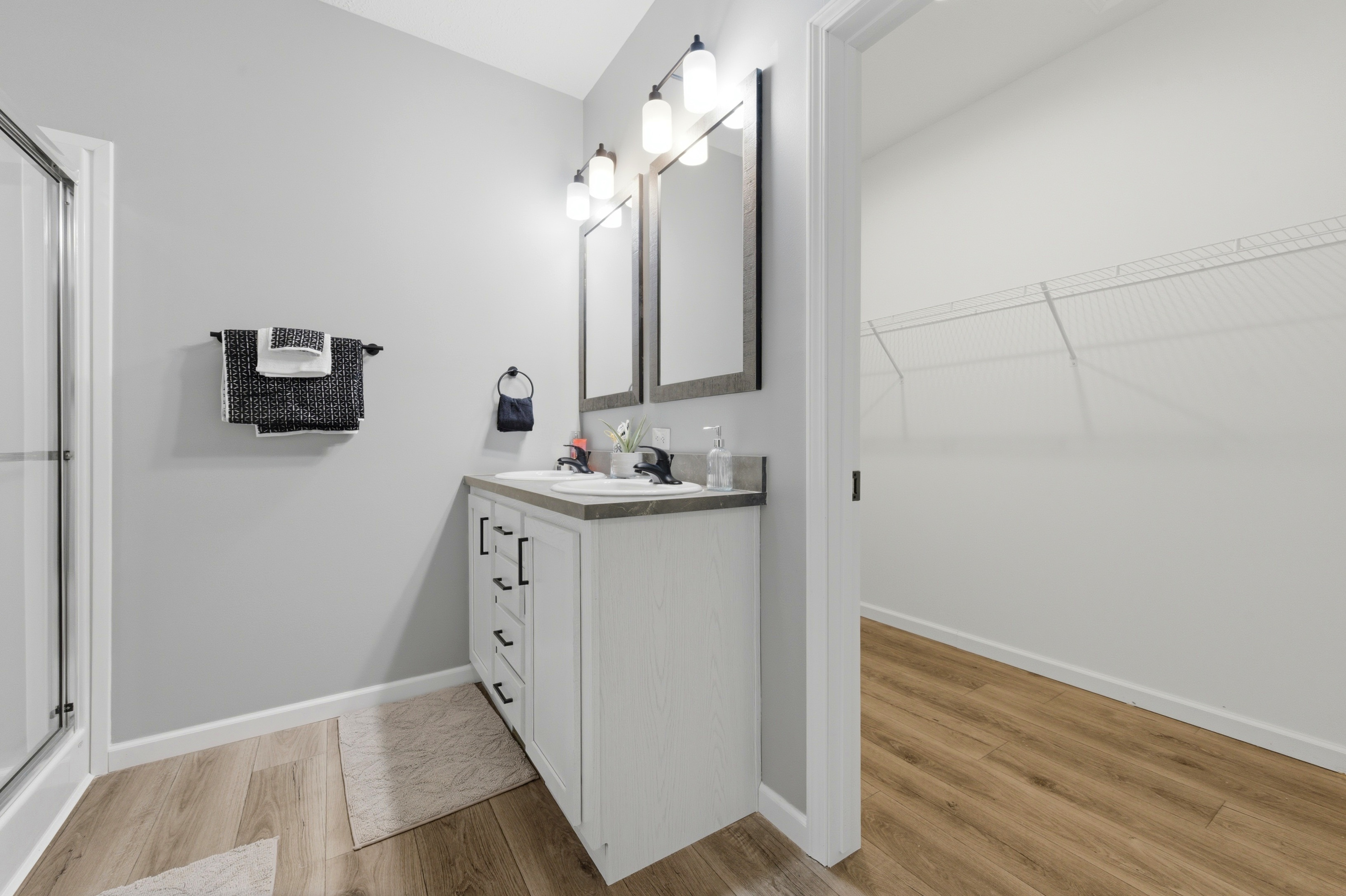 4332 Bridgeport Ct — Primary bedroom