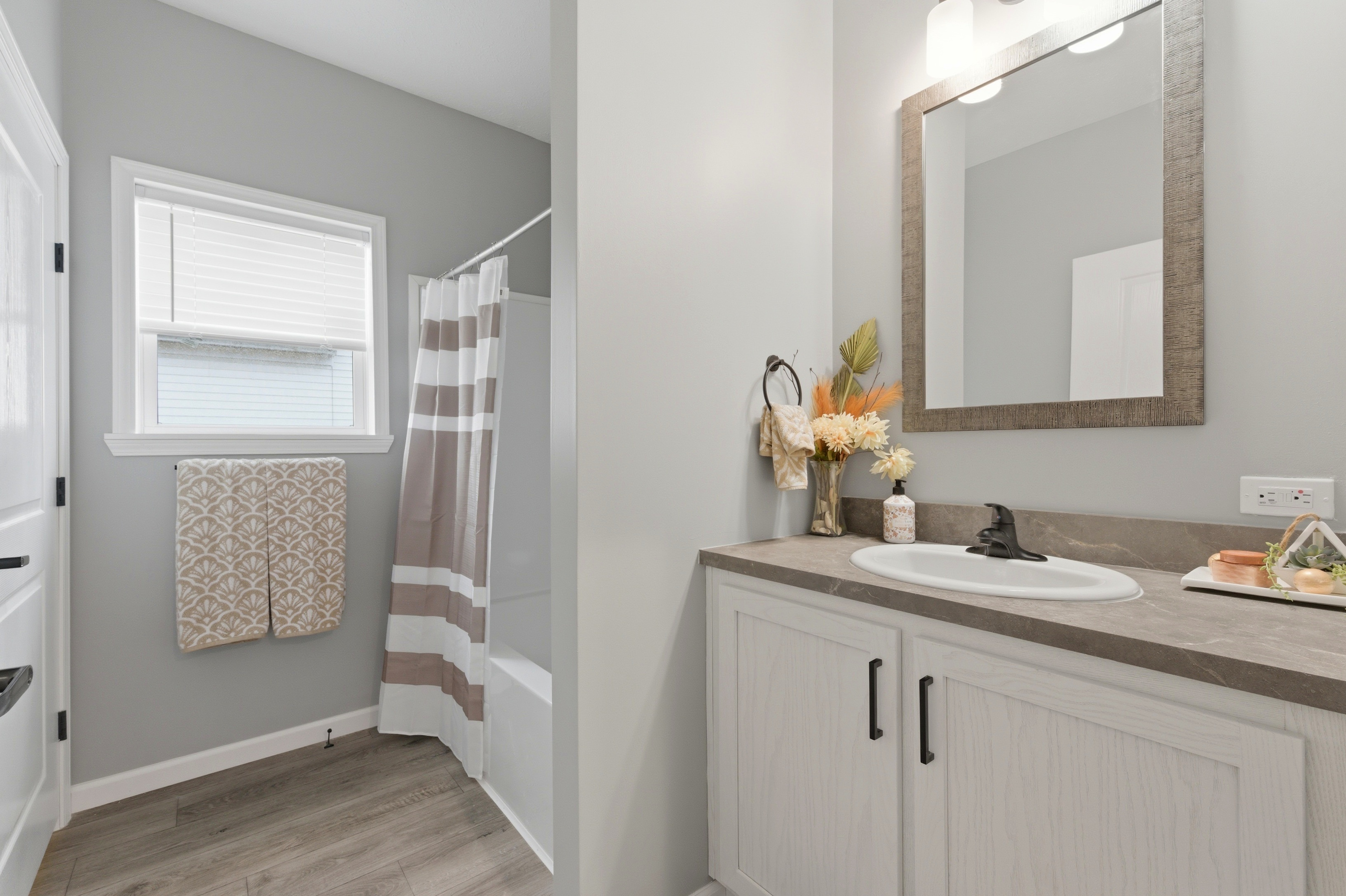 4332 Bridgeport Ct — Bedroom